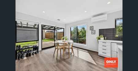 Modern 3-Bed, 3-Bath Townhouse in Prime Clyde North Location - Photo 5