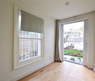 3 bedroom end of terrace house to rent - Photo 2