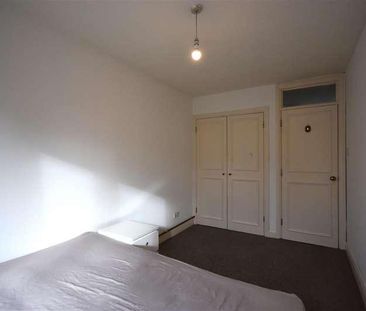 Brook Road South, Brentford, TW8 - Photo 2