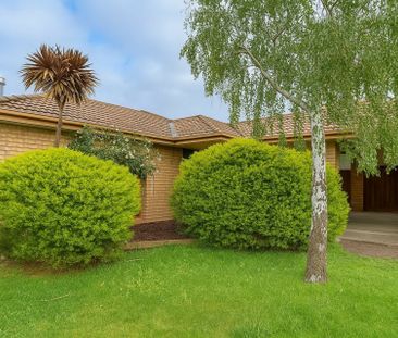 "Perfect Family Living - Close to Schools, Shops & Parks" - Photo 6