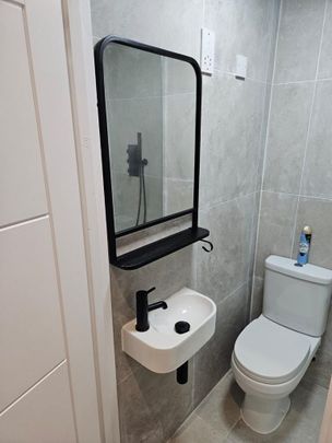 Studio to rent - Photo 1