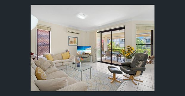 Tuscan-Inspired Ground Level Villa | 2 Bed + Spacious Study / Storage nook | Resort Facilities | Gated Community - Photo 1