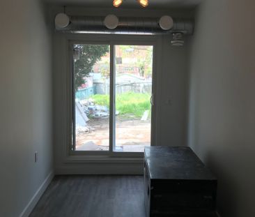 For Lease - 344 Bartlett Avenue Unit# Room 2, Toronto, Ontario - Photo 4