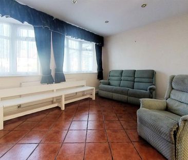 8 bedroom house to rent - Photo 1