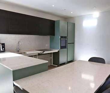 Block Hove Central, Boulevard Place, Hove, East Sussex, BN3 - Photo 6