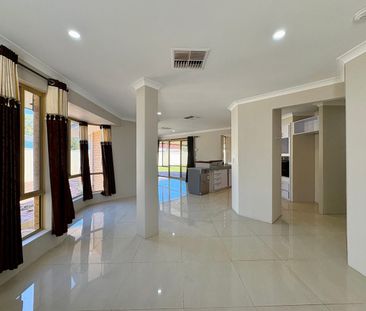 Family Home on a Large Block in Camillo - Photo 3