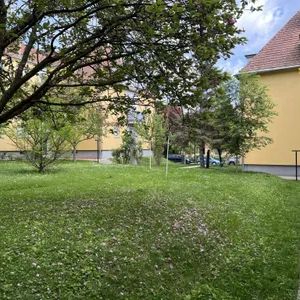 Grünruhelage und sehr ansprechende Möblierung - Photo 2