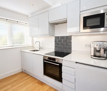 New Zealand Avenue, Walton-on-Thames, Surrey, KT12 - Photo 3