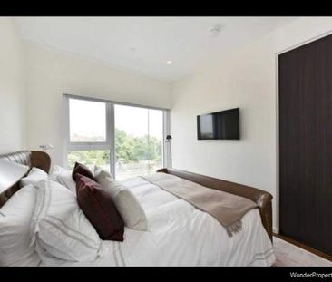 3 bedroom property to rent in London - Photo 3