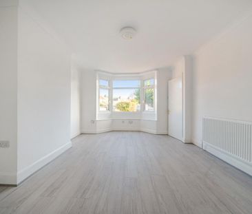 3 bedroom end of terrace house to rent - Photo 4