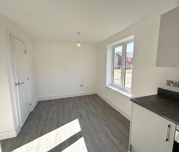 3 bedroom detached house to rent - Photo 5