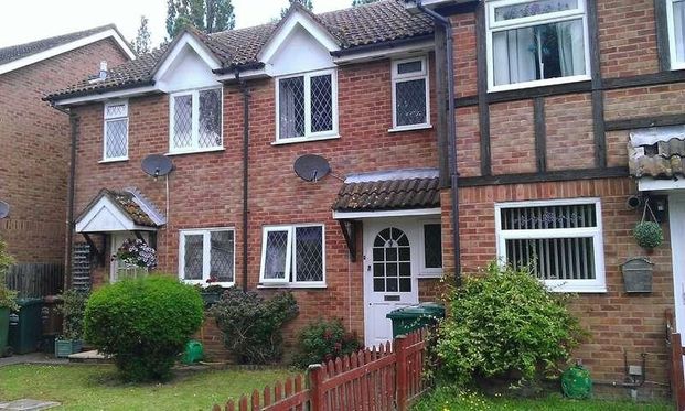 The Heathers, Staines-upon-thames, TW19 - Photo 1