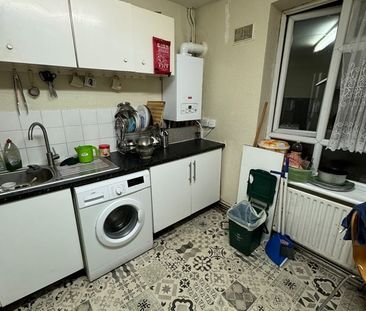 3 Bed Flat, Glenmore Parade, HA0 - Photo 5