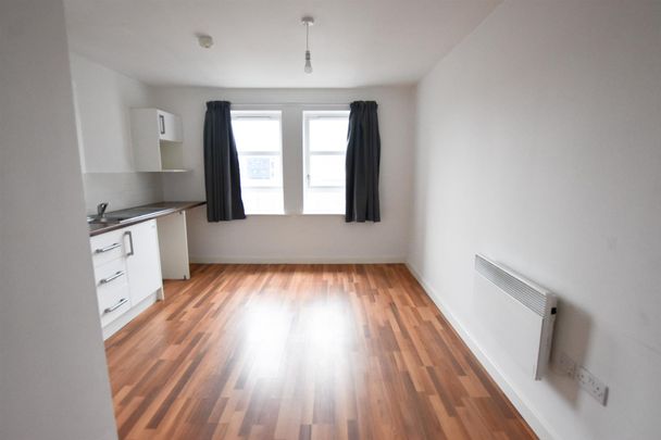 Erskine Street - Photo 1