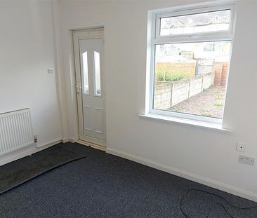 3 Bedroom House - Mid Terrace - Photo 6