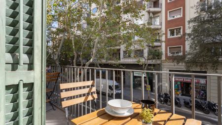 Room in a shared 6-bedroom apartment for rent in Vila de Gràcia - Foto 4