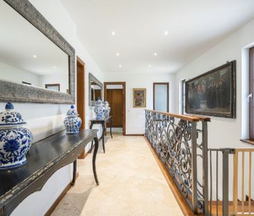 Magnificent villa in Portals Nous - Photo 2