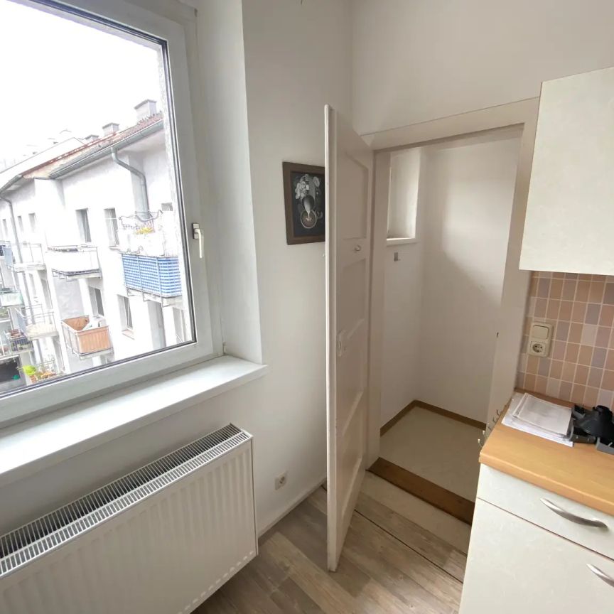 GEPFLEGTE 3 ZIMMERWOHNUNG MIT BALKON - NÄHE HERZ JESU KIRCHE - Foto 1