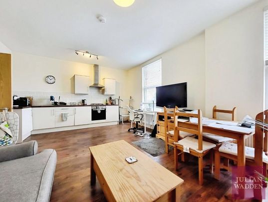 1 bedroom flat to rent - Photo 1