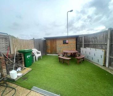 Slough, Berkshire, SL3 - Photo 1