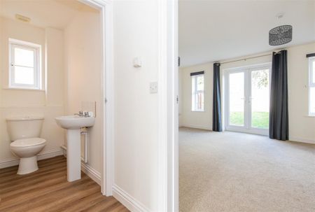 3 bed House - Detached To Let - Photo 5