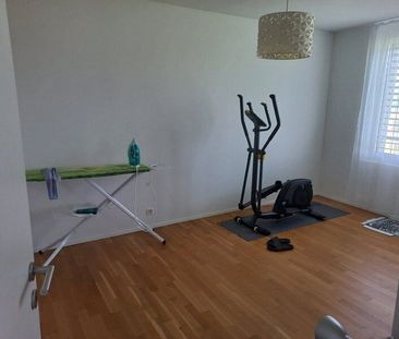 APPARTEMENT DE 3 PIÈCES À ALPNACHSTAD (OW), MEUBLÉ, TEMPORAIRE - Photo 3