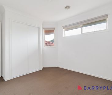Modern Townhouse in Perfect Location! - Photo 1