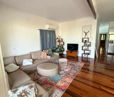 East Brisbane - Photo 2