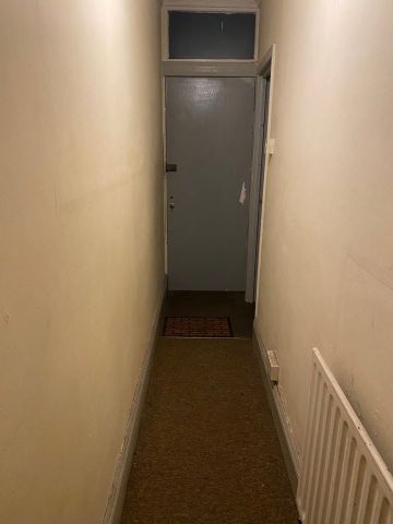 2 Bed Flat, Rushey Green, SE6 - Photo 2