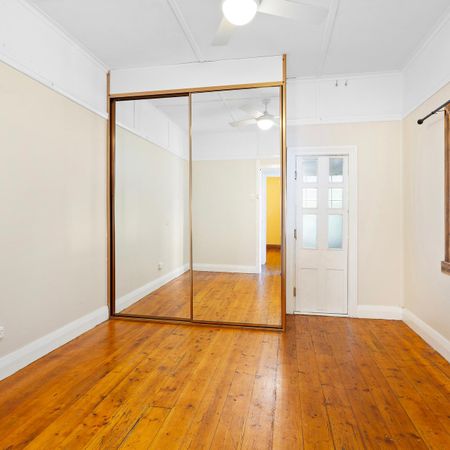 This charming country cottage awaits you! - Photo 5