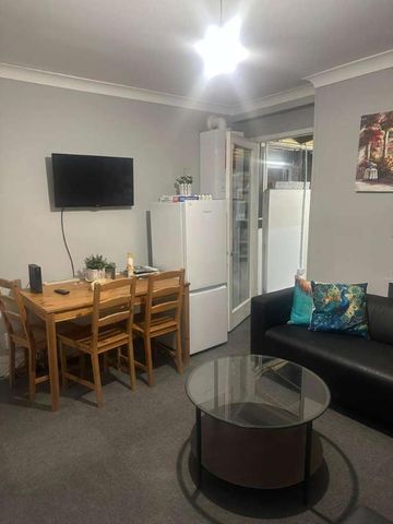 : Rupert Road, Guildford, GU2 - Photo 2