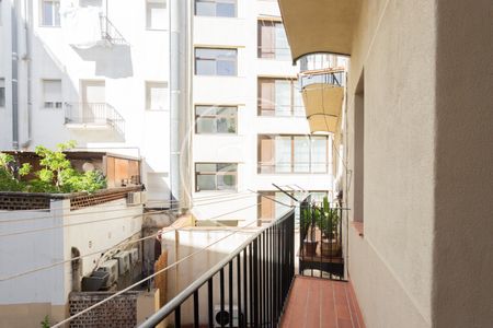 Apartment for rent on Carrer de les Moles (Eixample) - Photo 2
