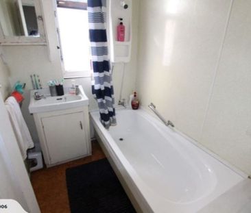 Lovely living in May - Photo 1