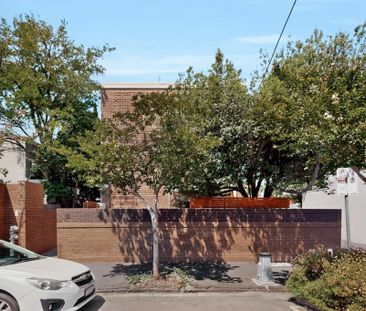 Perfectly Located & Freshly Painted Apartment! - Photo 3