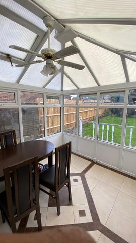 1 bedroom in a house share to rent - Photo 3