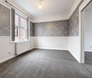 2 bedroom end of terrace house to rent - Photo 1