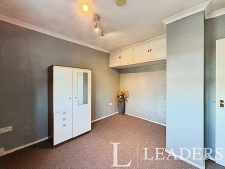 2 bedroom end of terrace house to rent - Photo 3