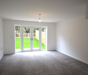 2 bedroom semi-detached house to rent - Photo 2
