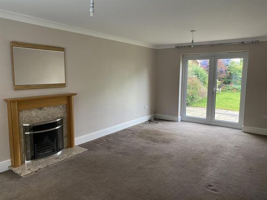 6 bedroom detached house to rent - Photo 1