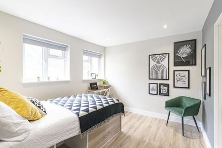4 bedroom terraced house to rent - Photo 5