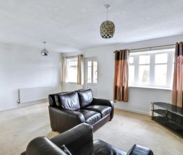 Featherstone Grove, STOKE-ON-TRENT - Photo 1