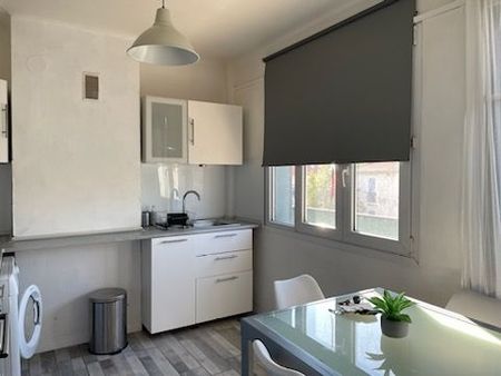 Appartement 2 pièces 44m2 MARSEILLE 8EME 850 euros - Photo 2