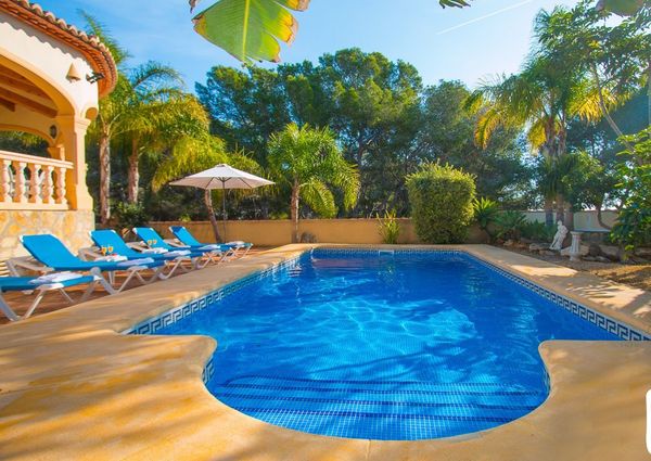 VILLA FOR RENT ALL YEAR ROUND WITH PRIVATE POOL IN MORAIRA