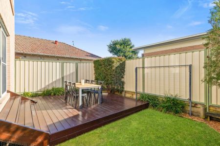 Modern Townhouse in a Perfectly Positioned Location - Photo 3