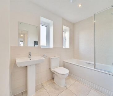 3 bedroom detached house to rent - Photo 4