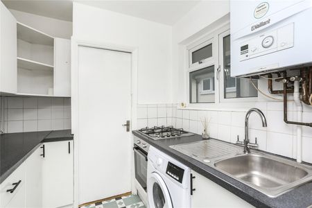 2 bedroom house to rent Moremead Road, London, SE6 - Photo 5