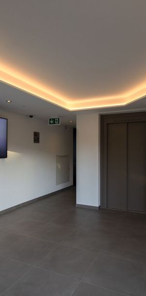 Beautiful new furnished standing studio - Photo 1