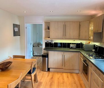 3 Bed End Terrace, Garnet Street, E1W - Photo 1