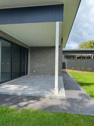 Coastal 4 Bedroom - 3.5 Bathroom - Stunning New Build - Ducted Air Con - Photo 1