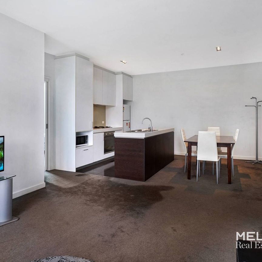 SPACIOUS 2-BEDROOM APARTMENT - FURNISHED - Photo 1